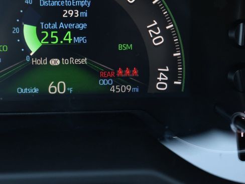 Used 2025 Toyota RAV4 XLE image 5