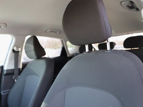 Certified 2025 Hyundai Kona SEL image 17