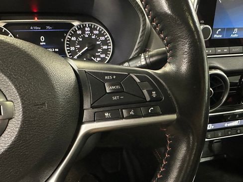Used 2023 Nissan Sentra SR w/ SR Premium Package FWD image 10