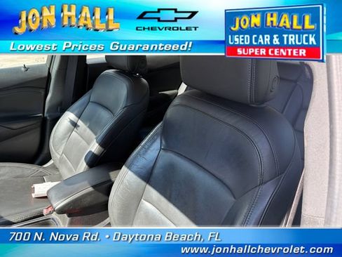 Used 2018 Chevrolet Cruze Premier FWD image 18