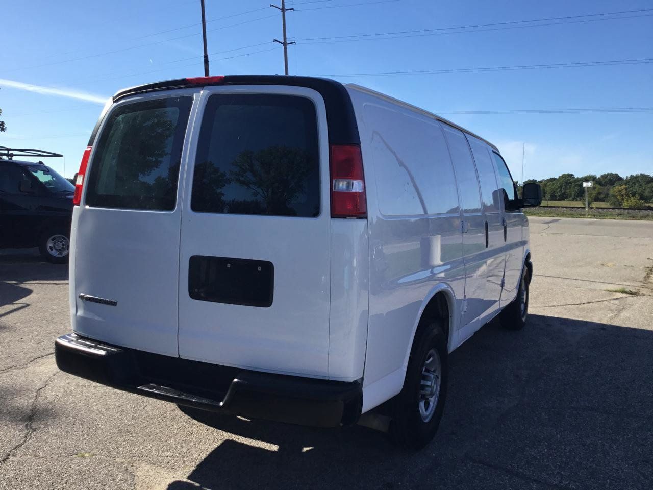 Used 2020 Chevrolet Express 2500 RWD image 6