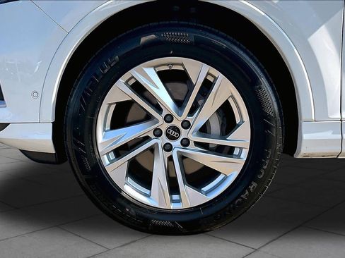 Used 2023 Audi Q7 3.0T Premium w/ Convenience Package AWD/4WD image 10