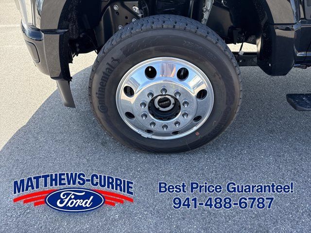 New 2026 Ford F450 Platinum w/ FX4 Off-Road Package AWD/4WD image 18