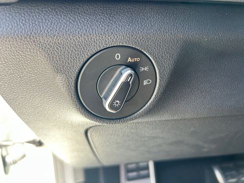 Used 2026 Volkswagen Jetta Sport FWD image 28