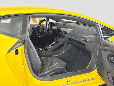 Used 2024 Lamborghini Huracan Tecnica RWD image 31