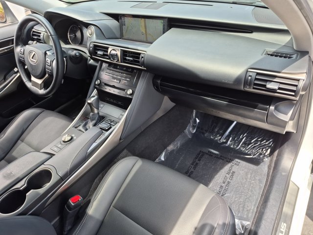 Used 2018 Lexus IS 300 w/ Comfort Package RWD image 31