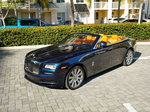 Used 2016 Rolls-Royce Dawn image 10