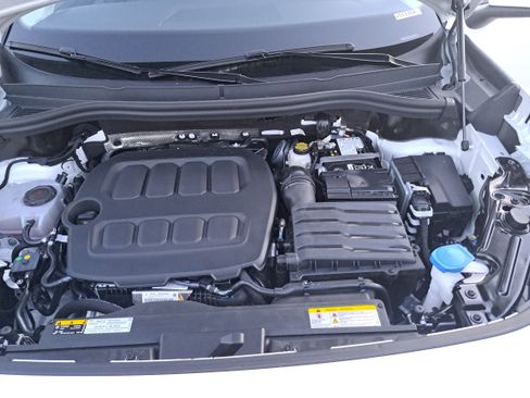 New 2025 Volkswagen Tiguan SE image 28