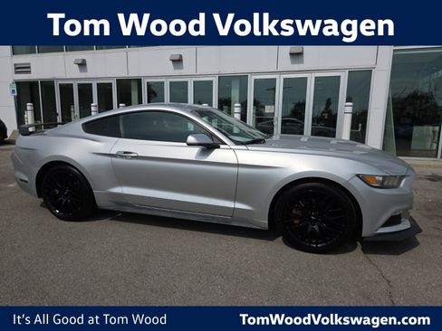 Used 2016 Ford Mustang Coupe RWD image 1