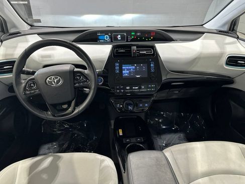 Used 2019 Toyota Prius XLE w/ Protection Package #3 AWD/4WD image 7