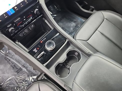 Used 2023 Jeep Grand Cherokee Limited AWD/4WD image 24