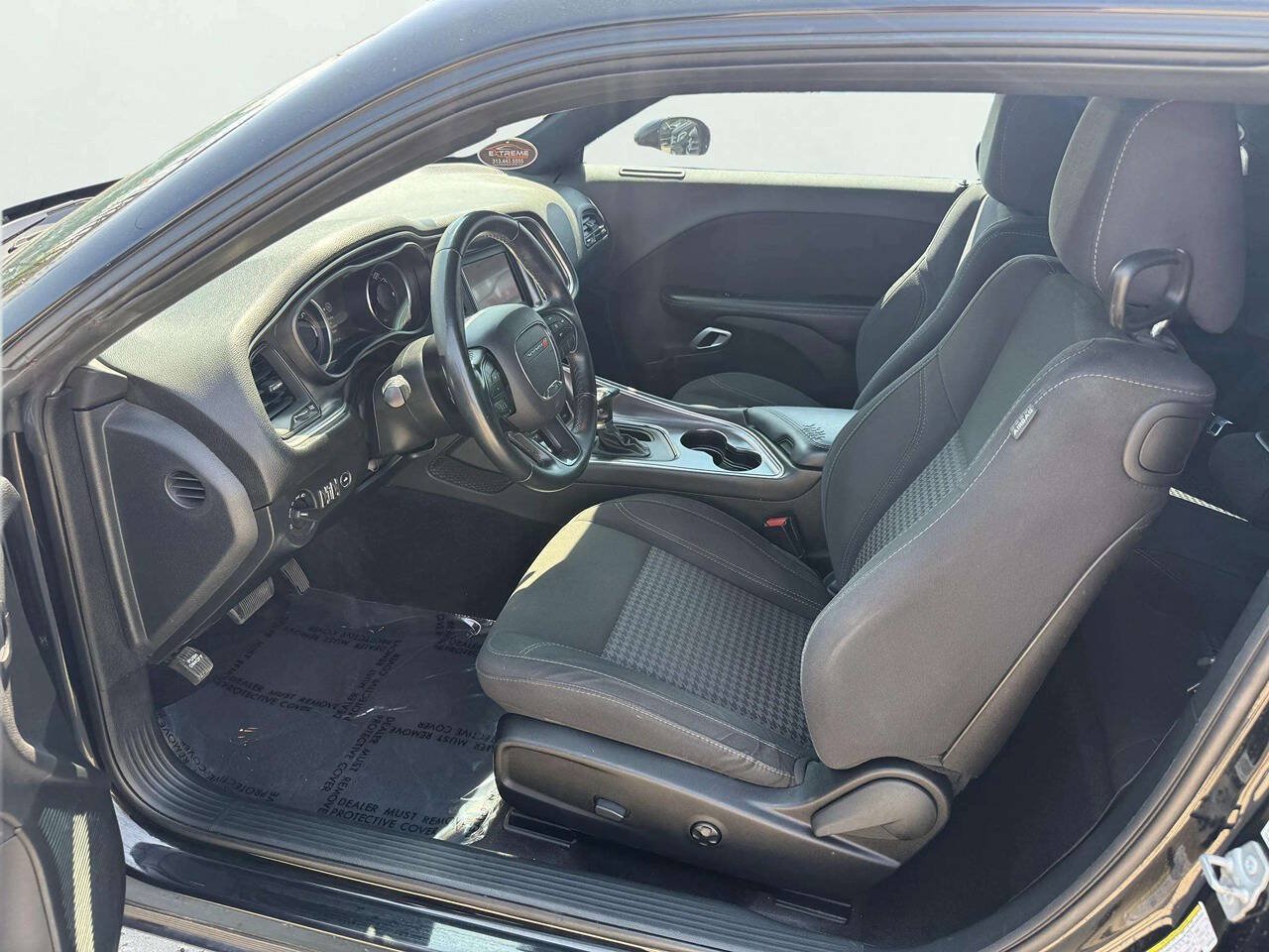 Used 2018 Dodge Challenger SXT RWD image 10