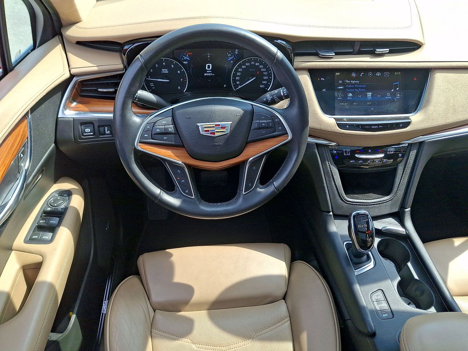 Used 2017 Cadillac XT5 Platinum w/ Driver Assist Package AWD/4WD image 21