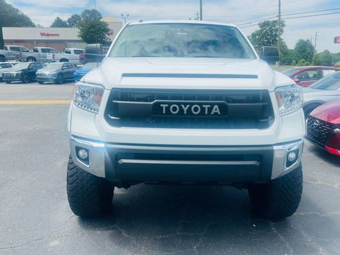 Used 2016 Toyota Tundra SR5 w/ SR5 Upgrade Package AWD/4WD image 2
