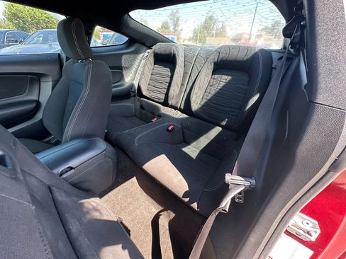 Used 2015 Ford Mustang GT RWD image 12