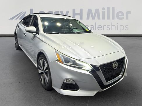 Used 2022 Nissan Altima 2.5 SV FWD image 7