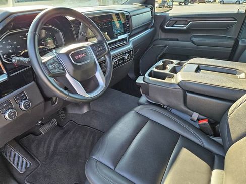 Used 2025 GMC Sierra 1500 SLT AWD/4WD image 13