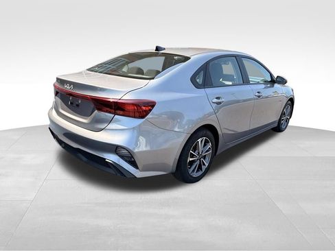 Used 2023 Kia Forte LXS FWD image 8