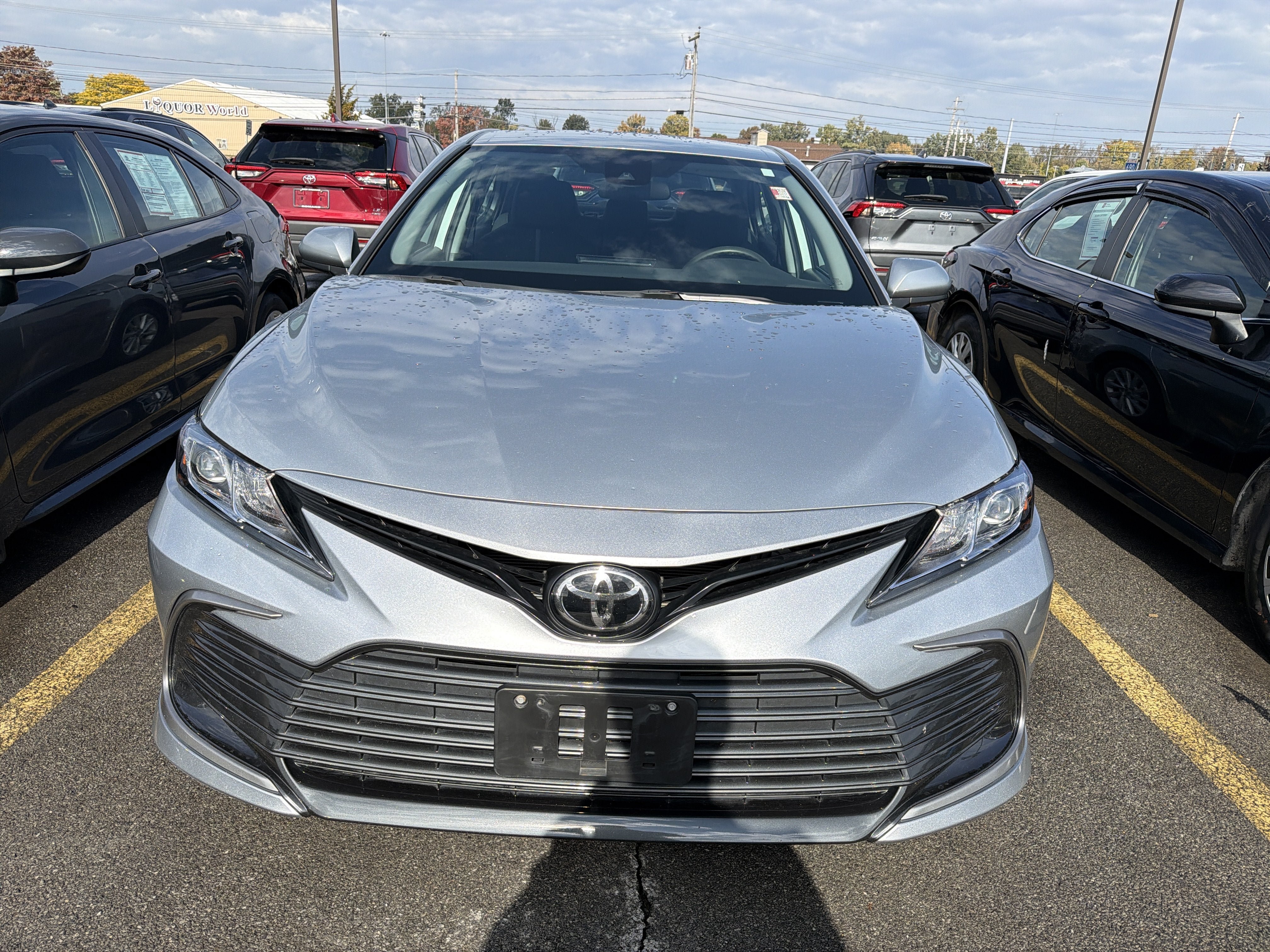 Used 2022 Toyota Camry LE w/ Carpet Mat Package (TMS) FWD image 3