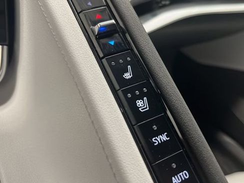 Used 2020 Chevrolet Corvette Stingray Preferred Cpe w/ 2LT Preferred Equipment Group RWD image 31