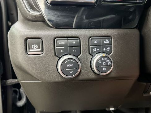Used 2025 GMC Sierra 2500 SLT AWD/4WD image 19