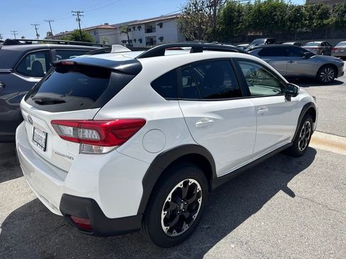 Certified 2022 Subaru Crosstrek 2.0i Premium w/ Moonroof Package AWD/4WD image 5