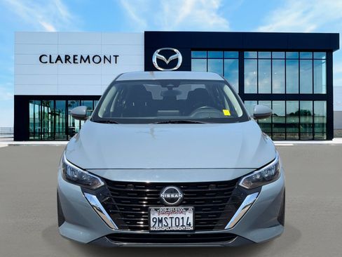 Used 2024 Nissan Sentra SV FWD image 2