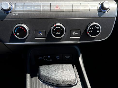 Certified 2024 Hyundai Kona SE AWD/4WD image 24