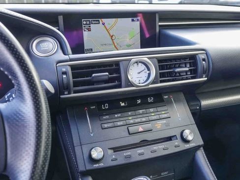 Used 2017 Lexus RC 200t image 12