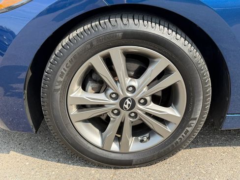 Used 2017 Hyundai Elantra SE w/ SE A/T Tech Package 03 FWD image 9