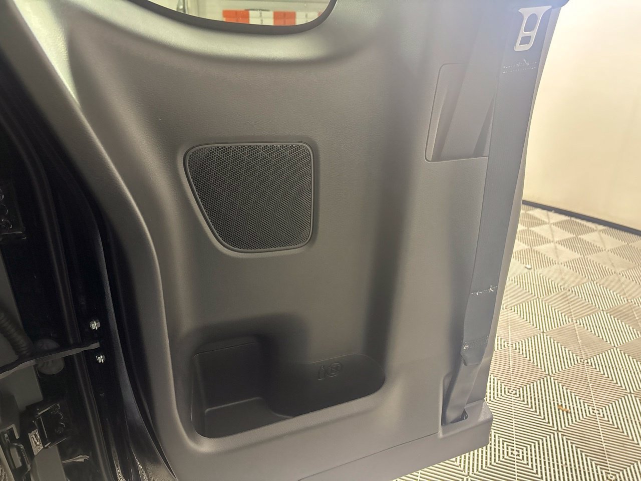 Used 2025 Nissan Frontier SV AWD/4WD image 24