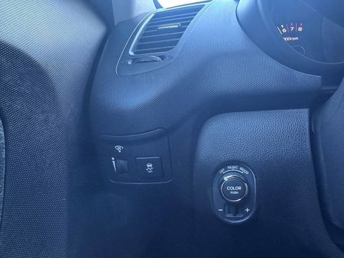 Used 2011 Kia Soul + w/ Audio Pkg image 32