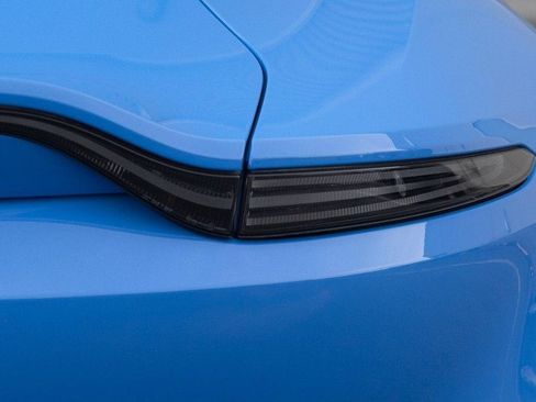 Used 2021 Aston Martin V8 Vantage Coupe RWD image 23