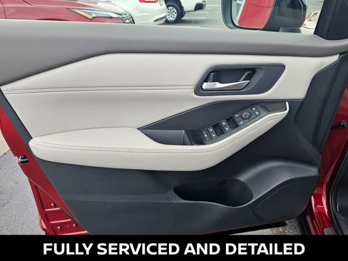 Used 2026 Nissan Rogue SV image 17