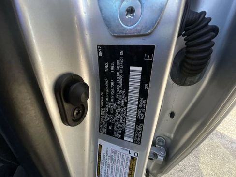 Used 2018 Toyota 4Runner SR5 RWD image 33