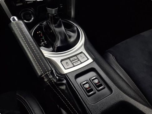 Used 2018 Toyota 86 image 13