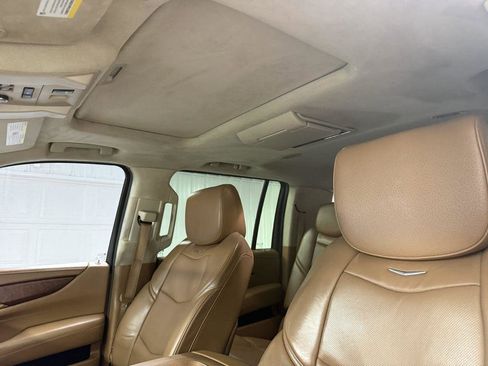 Used 2016 Cadillac Escalade ESV Platinum image 11