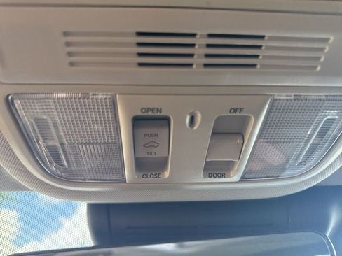 Used 2018 Honda Accord EX-L image 21