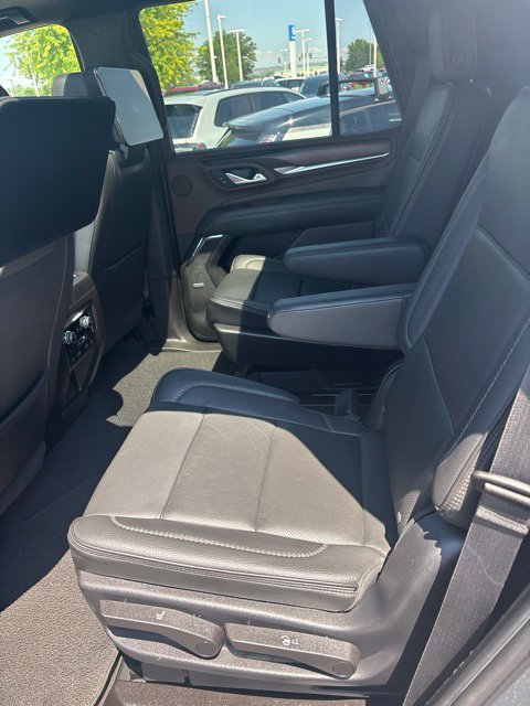 Used 2021 GMC Yukon Denali w/ Denali Ultimate Package AWD/4WD image 29