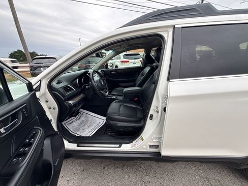 Used 2019 Subaru Outback 2.5i Limited AWD/4WD image 10
