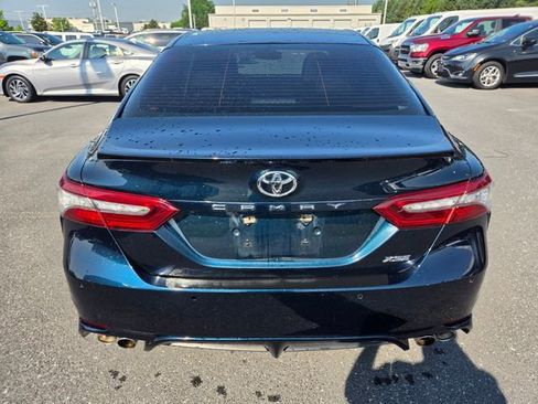 Used 2018 Toyota Camry XSE FWD image 13