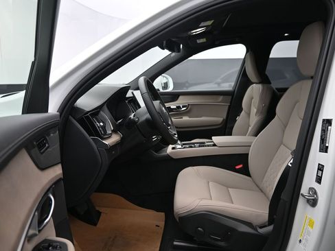 New 2026 Volvo XC90 B6 Plus w/ Protection Package Premier AWD/4WD image 11