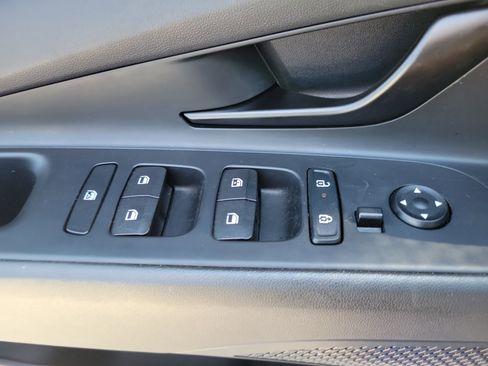 Used 2025 Hyundai Elantra Sport FWD image 20