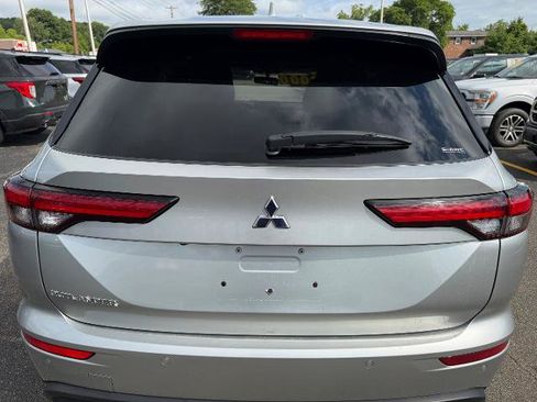 Used 2024 Mitsubishi Outlander ES AWD/4WD image 6