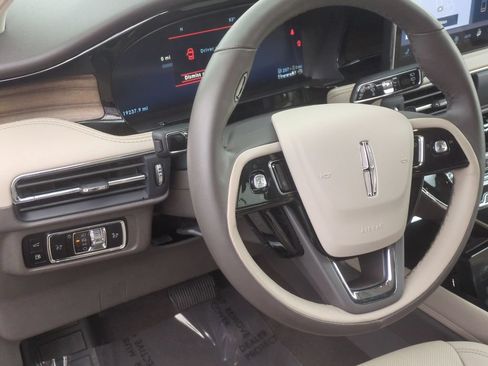 Used 2024 Lincoln Corsair Grand Touring AWD/4WD image 9