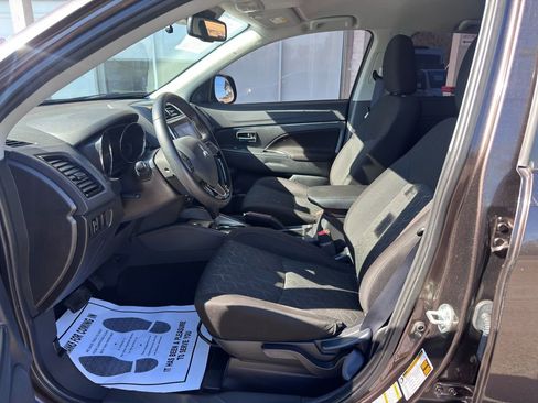 Used 2024 Mitsubishi Outlander Sport LE image 13