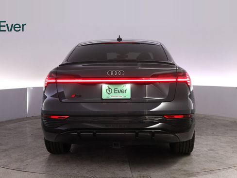Used 2024 Audi Q8 e-tron Premium Plus w/ Premium Plus Package AWD/4WD image 15