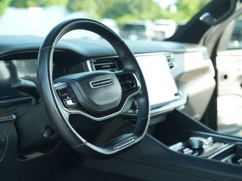 Used 2023 Jeep Grand Wagoneer Series II AWD/4WD image 30