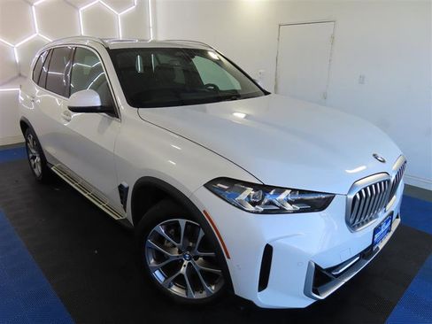 Used 2024 BMW X5 sDrive40i w/ Premium Package RWD image 5