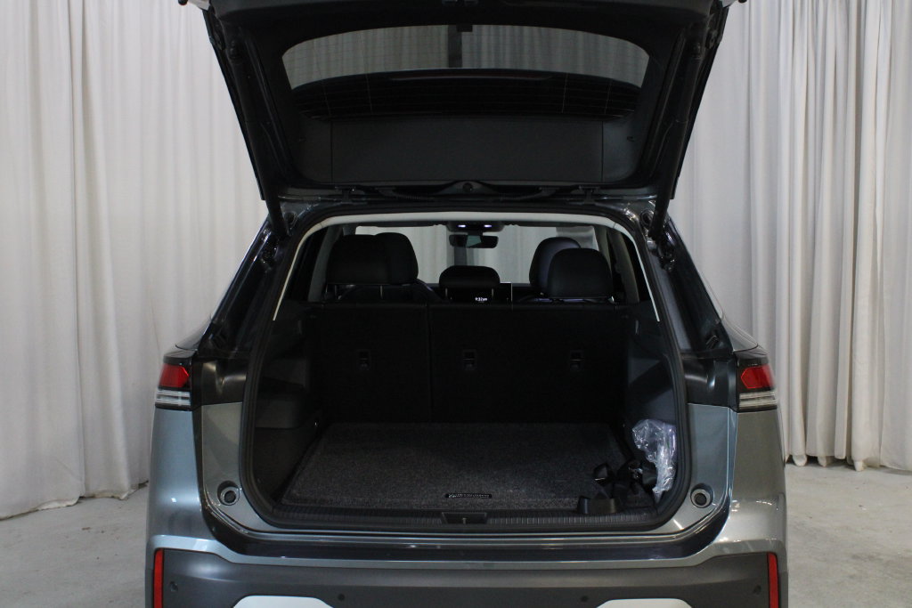 Used 2026 Volkswagen Tiguan SE AWD/4WD image 29